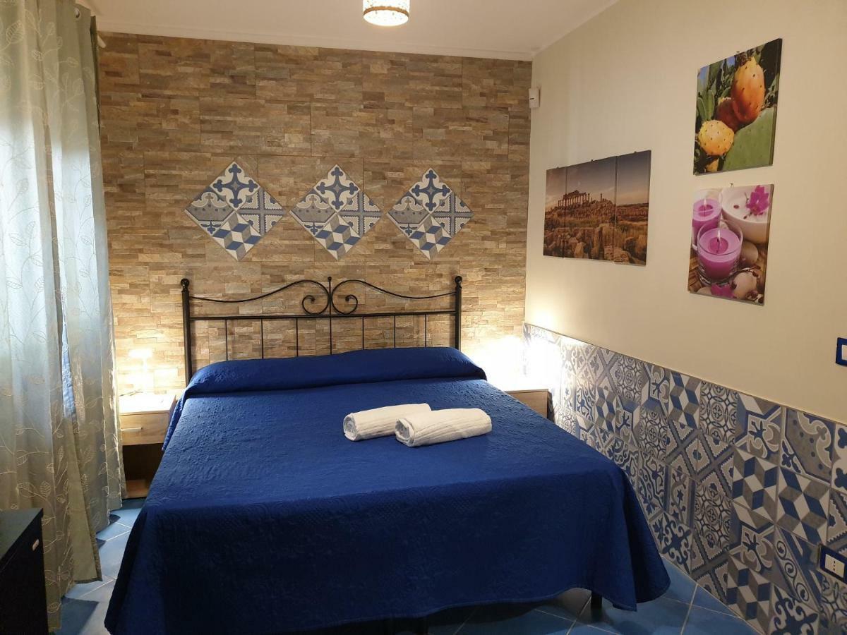 Chambre Double ou Lits Jumeaux - Vue sur Piscine